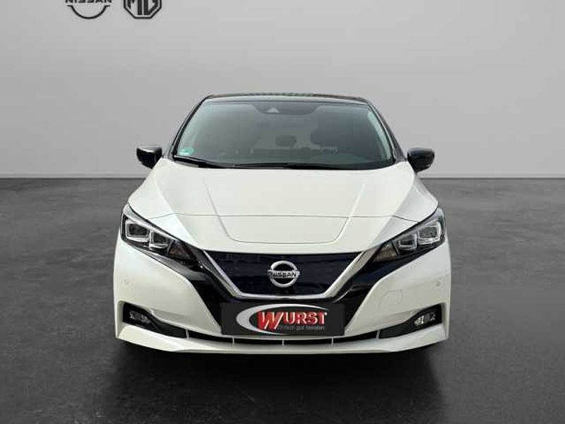 Nissan Leaf 40 kWh Tekna AVM Wärmepumpe Navi Pro Pilot-Paket Bose Winter-Paket